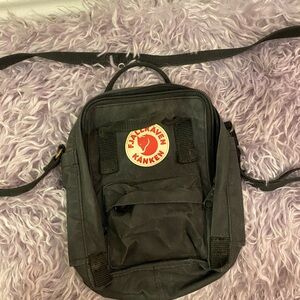 Kånken Black Mini purse